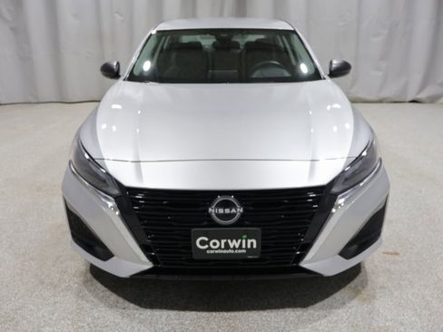 Used 2024 Nissan Altima 2.5 SV AWD/4WD image 8