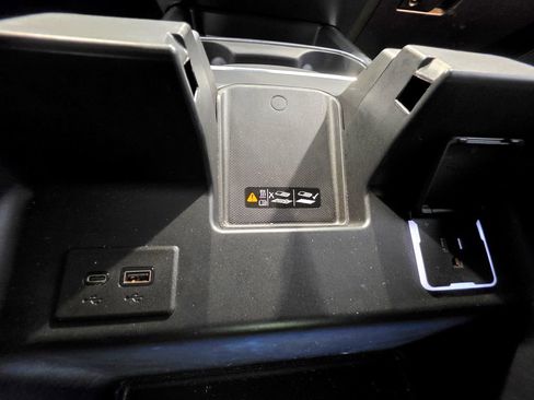 Used 2024 Chevrolet Silverado 2500 High Country w/ High Country Premium Package AWD/4WD image 55