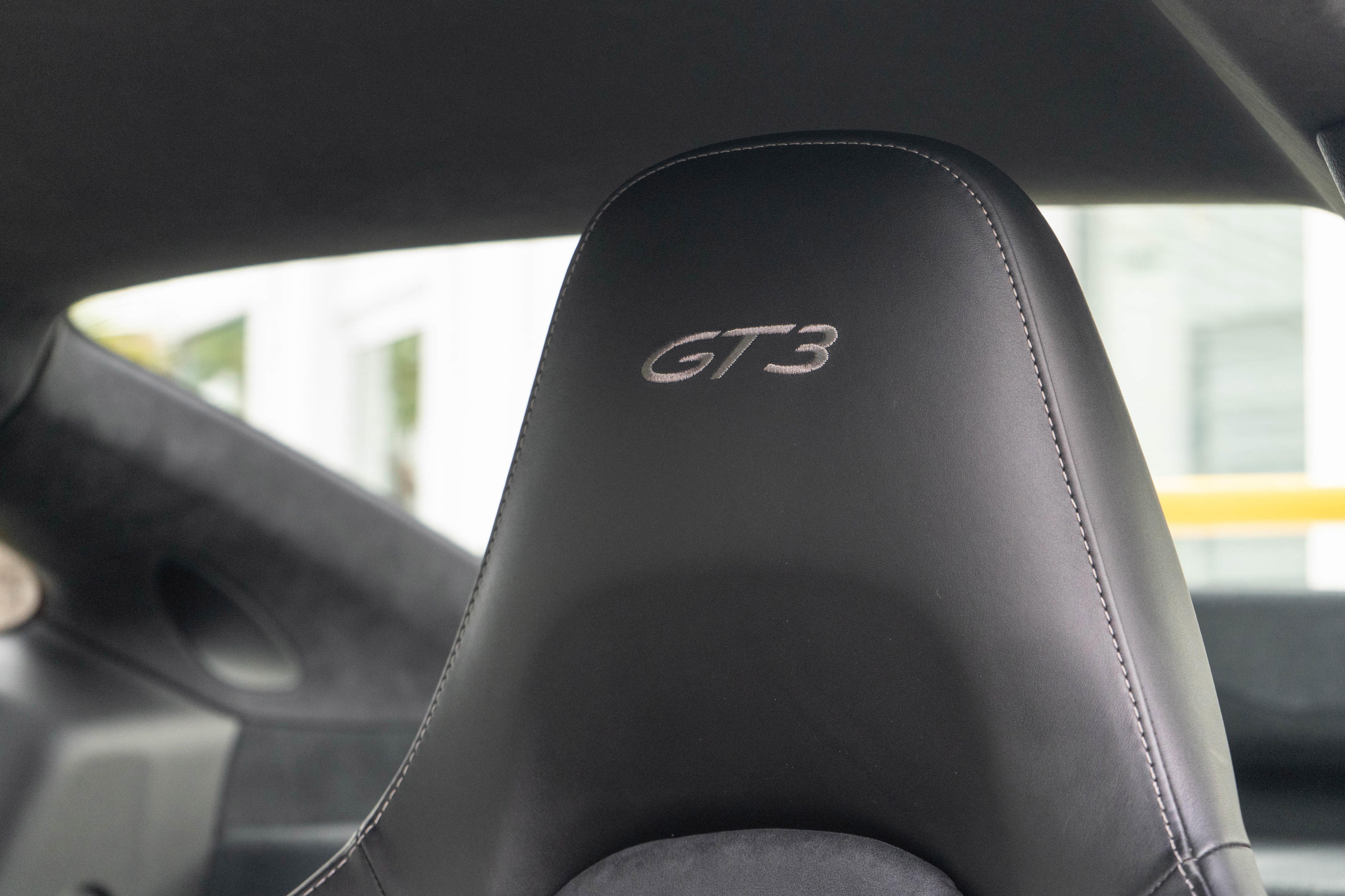 Used 2018 Porsche 911 GT3 w/ Sport Chrono Package RWD image 12