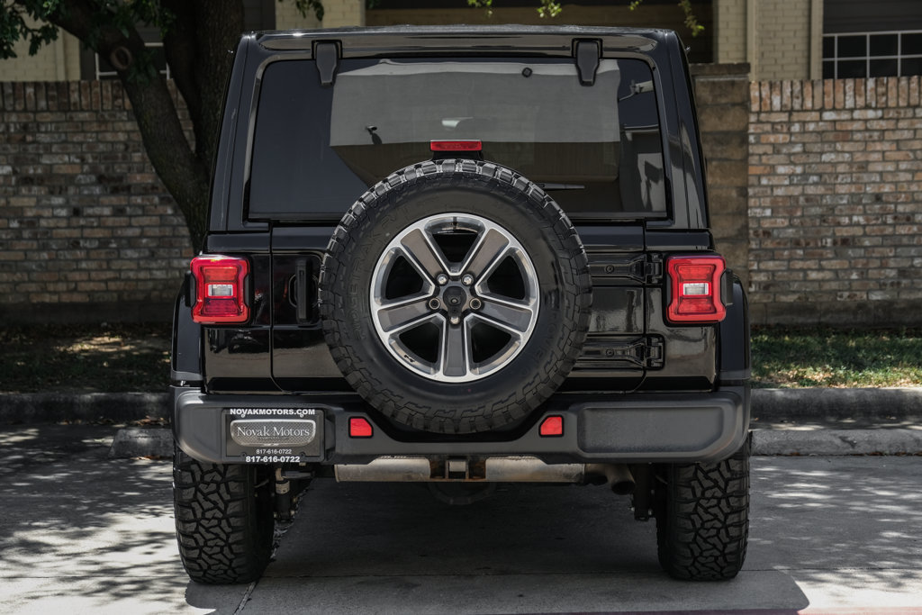 Used 2022 Jeep Wrangler Unlimited Sahara w/ LED Lighting Group AWD/4WD image 19