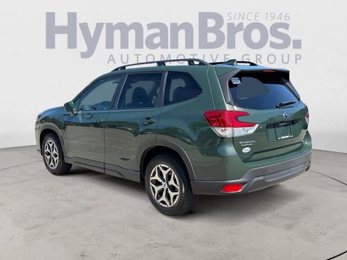 Used 2022 Subaru Forester Premium AWD/4WD image 6