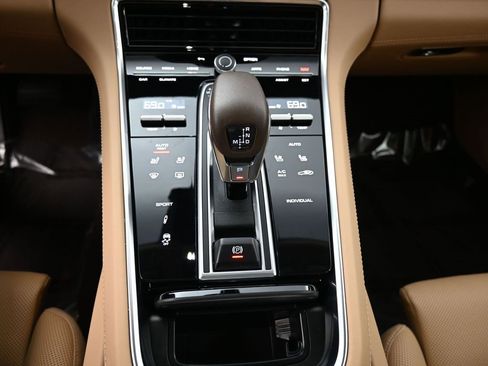 Used 2023 Porsche Panamera Platinum Edition image 11