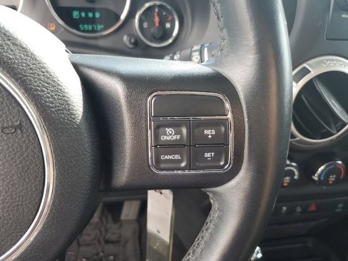 Used 2016 Jeep Wrangler Unlimited Sahara w/ Connectivity Group AWD/4WD image 29