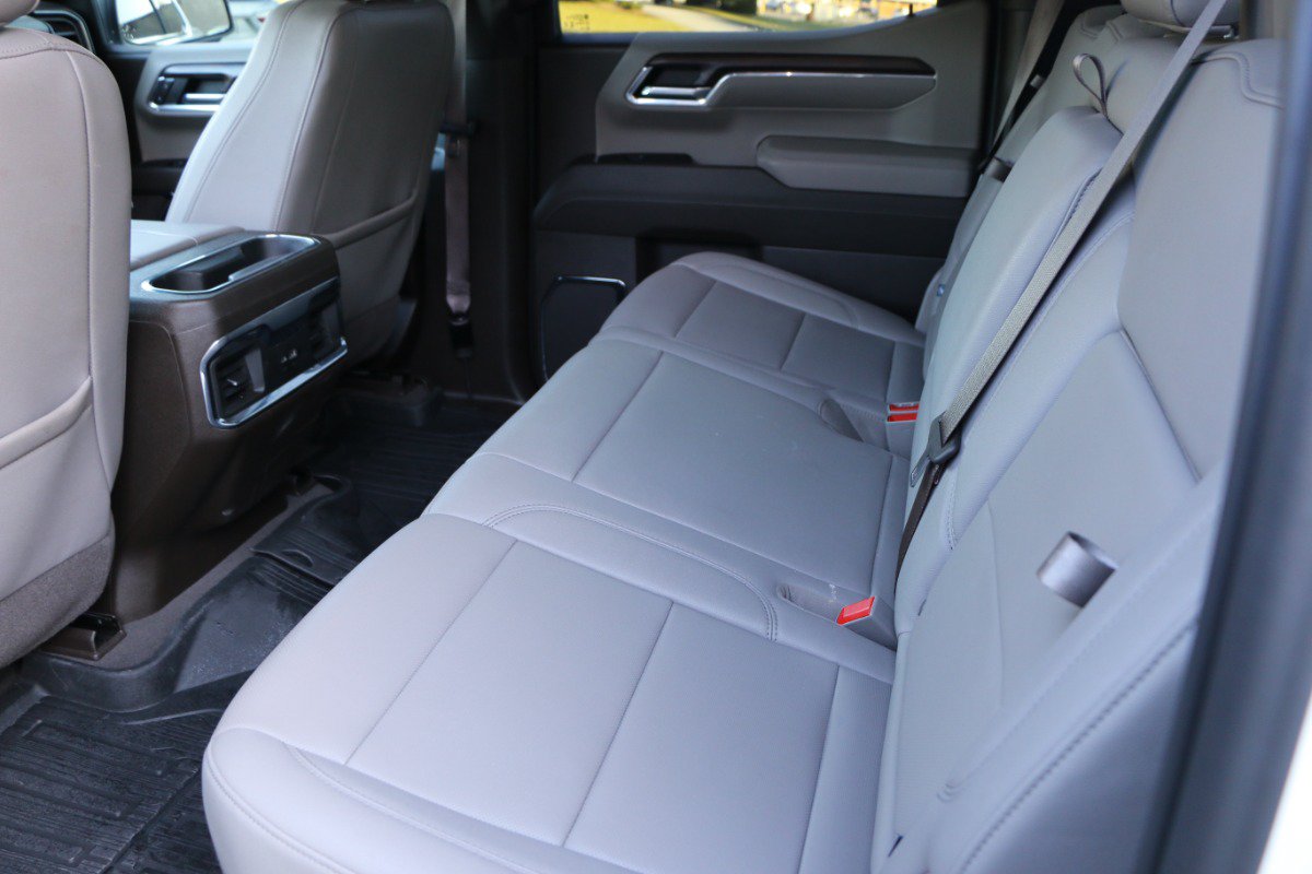 Used 2024 GMC Sierra 1500 SLT w/ SLT Convenience Package AWD/4WD image 30