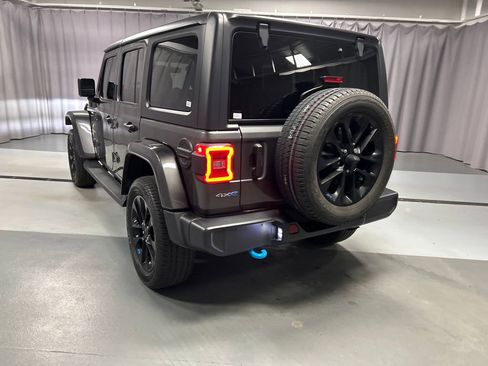 Used 2022 Jeep Wrangler Unlimited Sahara w/ Cold Weather Group image 5