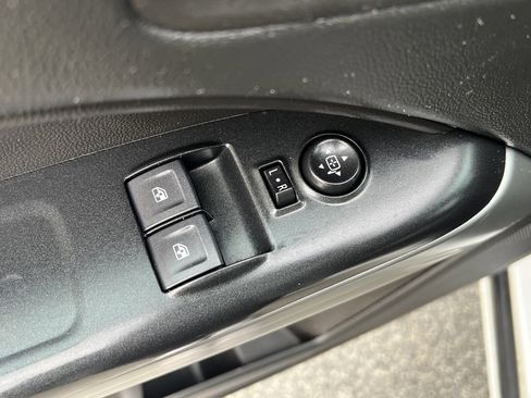 Used 2022 Chevrolet Colorado LT w/ Fleet Safety Package image 18