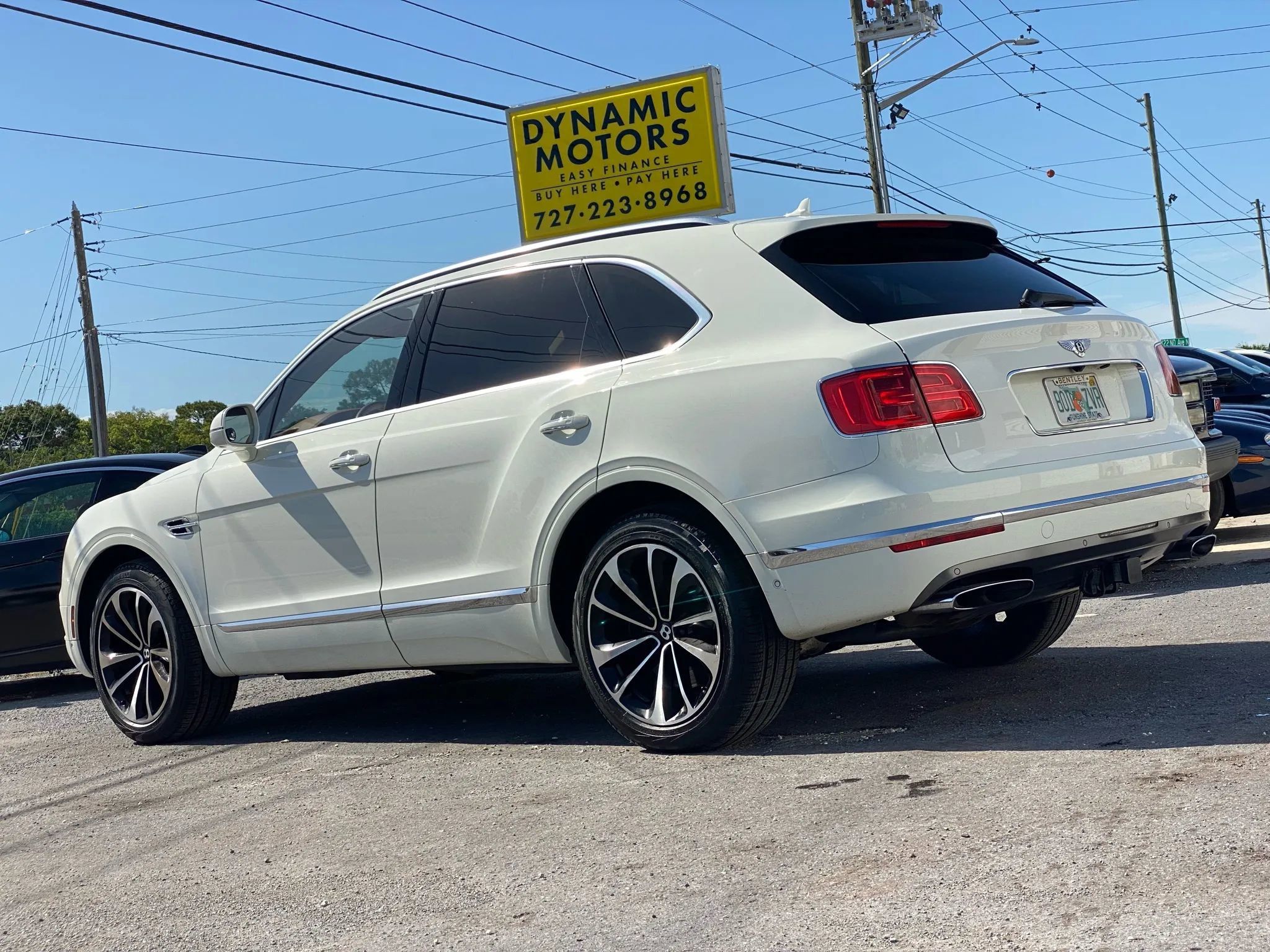 Used 2017 Bentley Bentayga AWD/4WD image 4