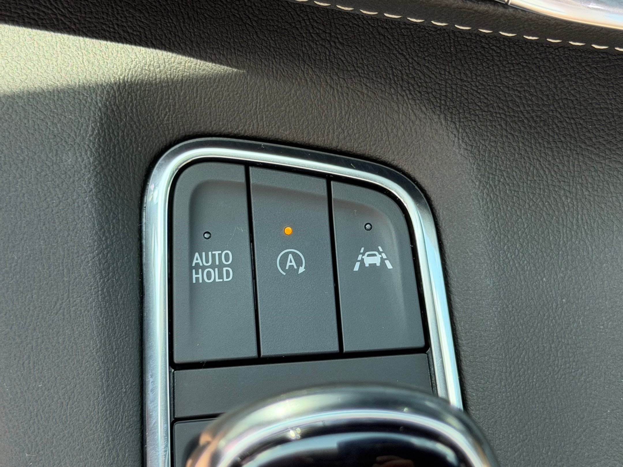 Certified 2024 Cadillac Escalade Premium Luxury w/ Performance Package AWD/4WD image 36