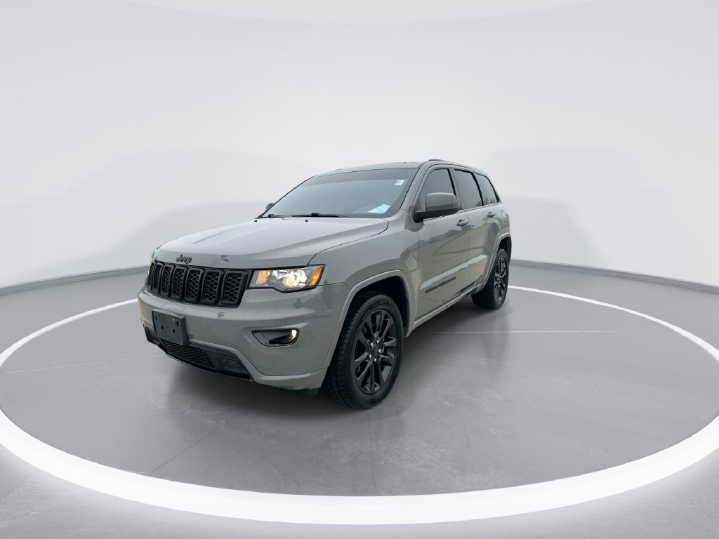 Used 2021 Jeep Grand Cherokee Laredo X AWD/4WD image 4