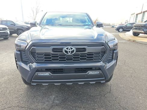 Used 2024 Toyota Tacoma TRD Off-Road w/ TRD Off Road Upgrade Package image 3