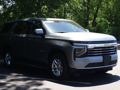 Used 2025 Chevrolet Tahoe LT AWD/4WD image 12