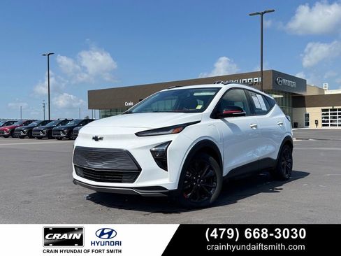 Used 2023 Chevrolet Bolt EUV LT w/ Convenience Package FWD image 1