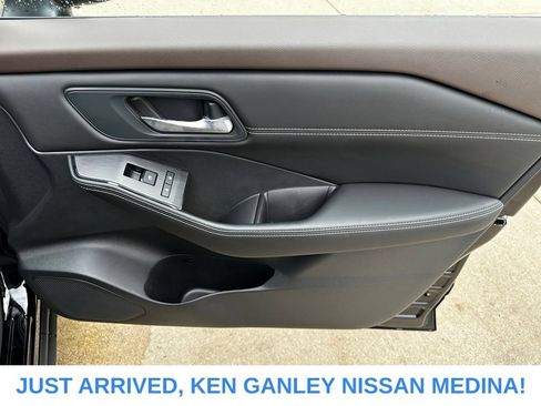 Certified 2023 Nissan Rogue SV w/ SV Premium B Package AWD/4WD image 23