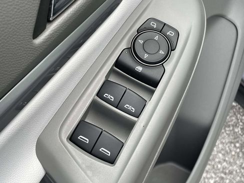 Used 2023 Chevrolet Bolt EUV Premier w/ Super Cruise Package image 6