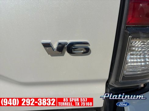 Used 2021 Toyota Tacoma Limited AWD/4WD image 10