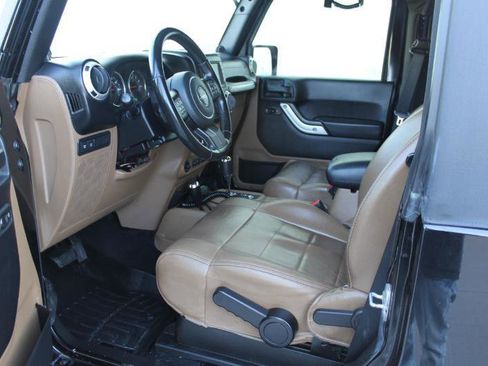 Used 2012 Jeep Wrangler Rubicon w/ PWR Convenience Group AWD/4WD image 10