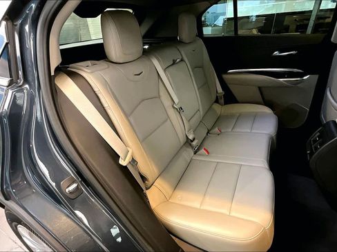 Used 2021 Cadillac XT4 Luxury image 36