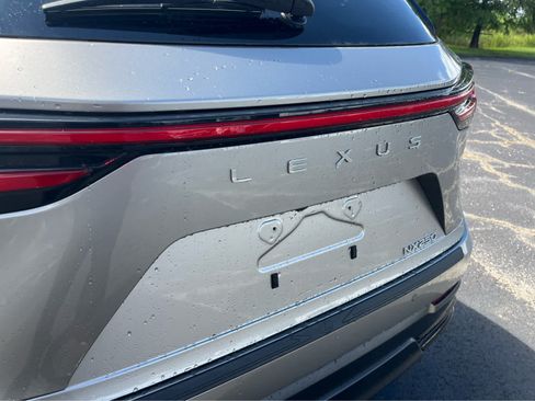 Used 2025 Lexus NX 250 FWD w/ Accessory Package (2T) image 5