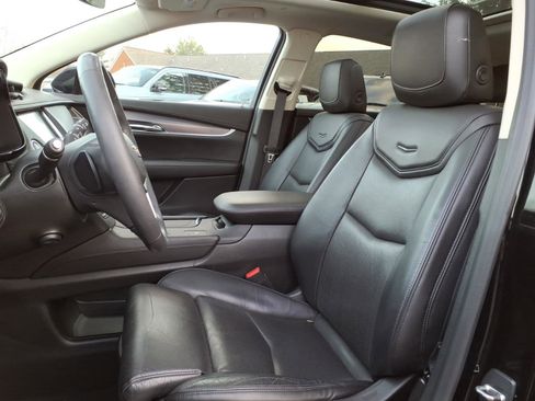 Used 2017 Cadillac XT5 Luxury w/ Driver Awareness Package image 12