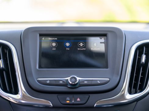 Used 2022 Chevrolet Equinox LT FWD image 27