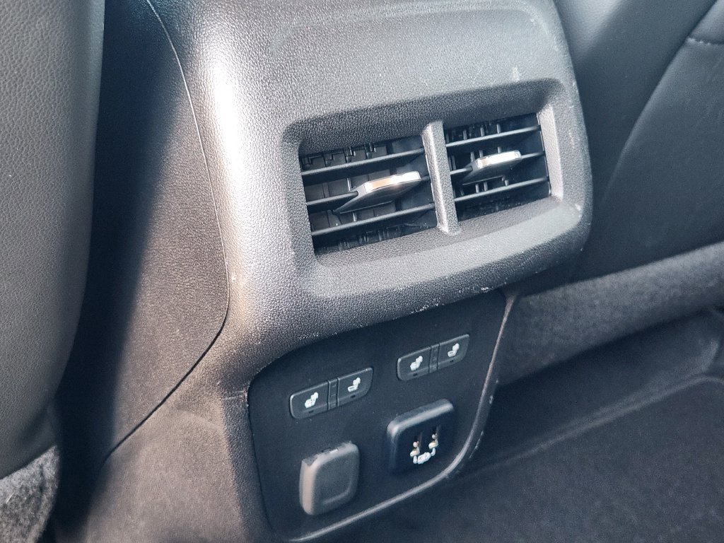 Used 2018 Chevrolet Equinox Premier FWD image 29