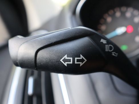 Used 2014 Ford Focus Titanium FWD image 31