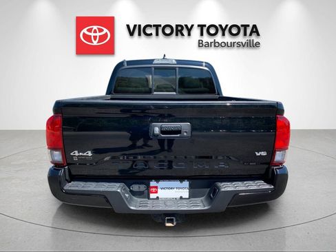 Used 2022 Toyota Tacoma SR AWD/4WD image 4