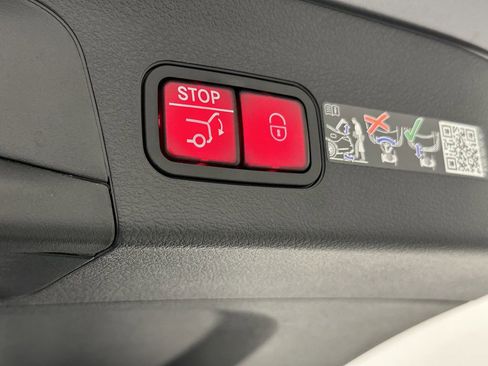 Certified 2025 Mercedes-Benz GLS 450 4MATIC image 21