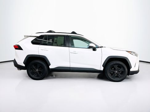 Used 2019 Toyota RAV4 XLE AWD/4WD image 10