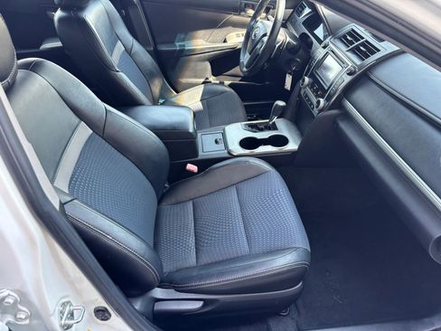 Used 2012 Toyota Camry SE image 10