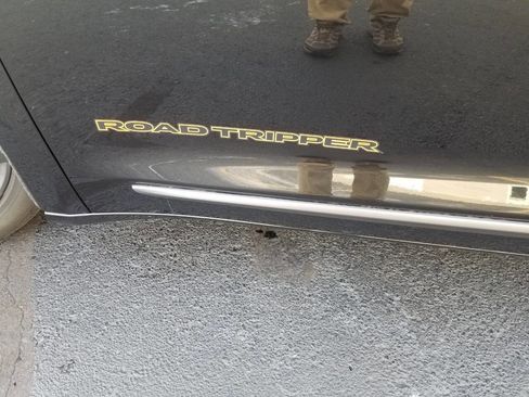 Certified 2024 Chrysler Pacifica Touring-L w/ Road Tripper Package image 5