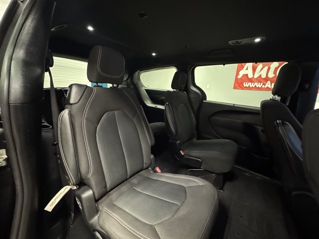 Used 2022 Chrysler Pacifica Touring AWD/4WD image 15