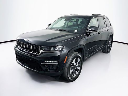 Used 2022 Jeep Grand Cherokee Limited 4xe w/ Luxury Tech Group II image 3