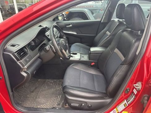 Used 2014 Toyota Camry SE FWD image 5