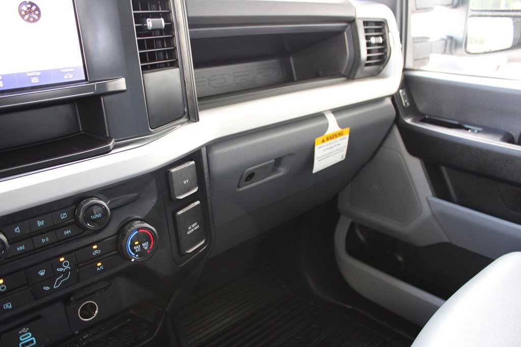 Used 2024 Ford F250 XL w/ XL Chrome Package RWD image 28
