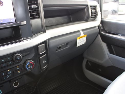 Used 2024 Ford F250 XL w/ XL Chrome Package RWD image 28