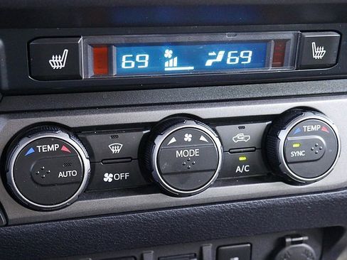 Used 2023 Toyota Tacoma TRD Sport image 40