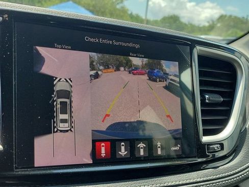 Used 2023 Chrysler Pacifica Touring-L FWD image 26