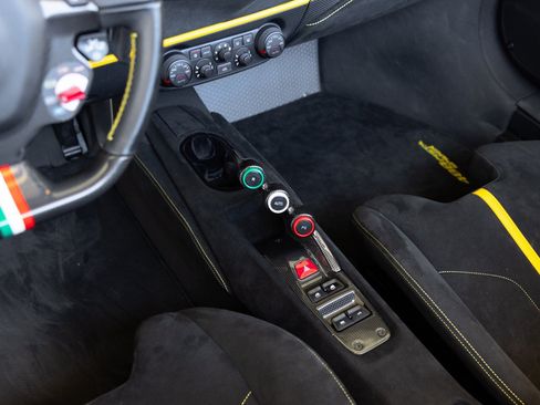 Used 2020 Ferrari 488 Pista Spider RWD image 57