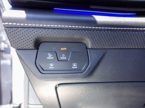 Used 2024 Volkswagen Atlas SEL Premium R-Line AWD/4WD image 16