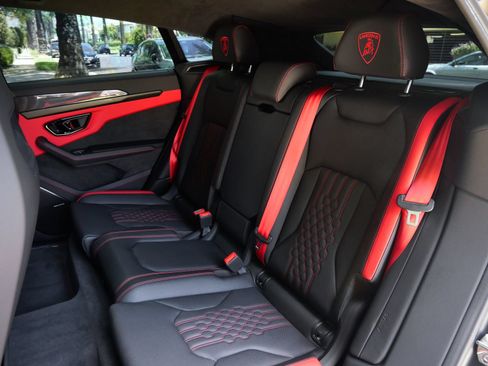 Used 2025 Lamborghini Urus S AWD/4WD image 6