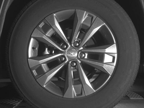 Used 2025 Chevrolet Equinox LT FWD image 14
