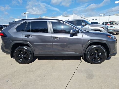 Used 2024 Toyota RAV4 XLE w/ Convenience Package FWD image 7