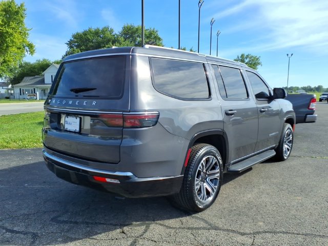 Used 2023 Jeep Wagoneer 4WD w/ Premium Group I image 7