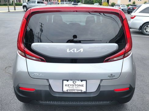 Used 2022 Kia Soul LX w/ Technology Package FWD image 6