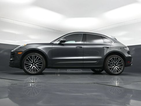 Used 2025 Porsche Macan AWD/4WD image 24