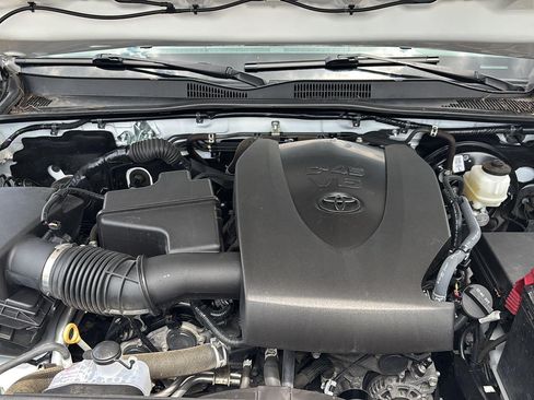 Used 2023 Toyota Tacoma SR5 AWD/4WD image 29