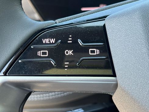 New 2025 Audi A6 e-tron Premium AWD/4WD image 18