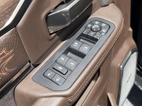 New 2026 RAM 2500 Limited AWD/4WD image 13