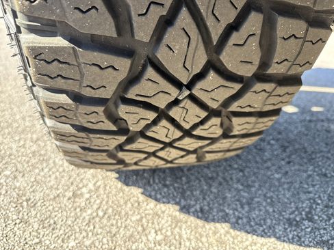 Used 2024 GMC Sierra 2500 AT4X image 12